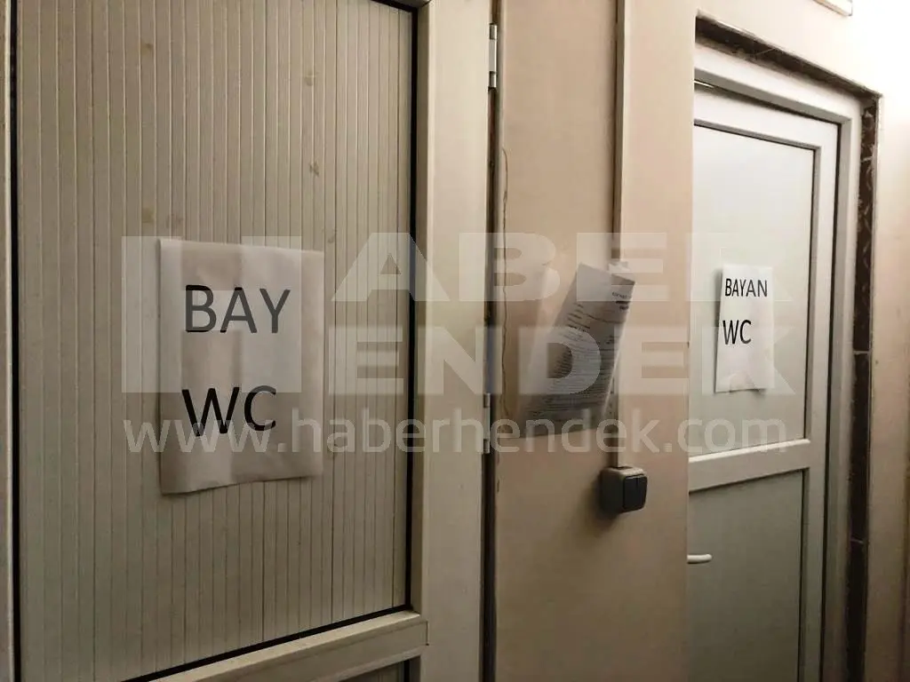 Haber: Vatandaşlar Şikayet Etti Tüm Tuvaletlere Tek Kapıdan Giriş Yapılıyor - Galeri-1