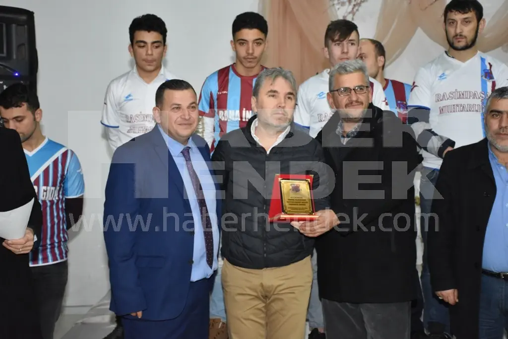 Haber: Rasimpaşaspor Üçüncü Yılını Kutladı - Galeri-11