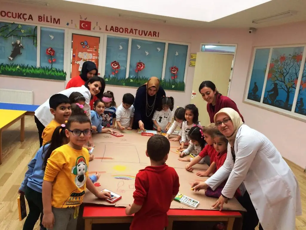 Haber: Soğuk Kış Günlerinde Minik Yürekleri Isıtıyorlar - Galeri-1