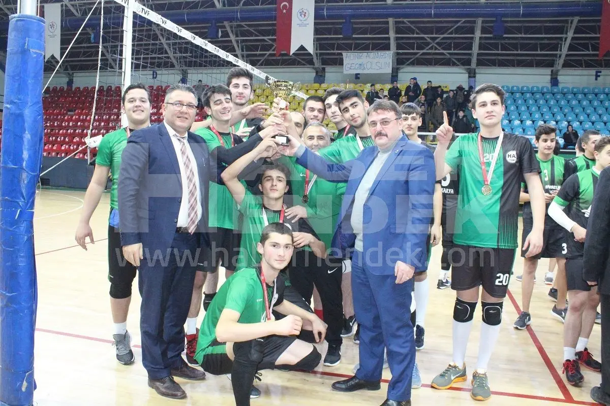 Haber: Hendek Anadolu ve Yenimahalle Şampiyon - Öne Çıkan