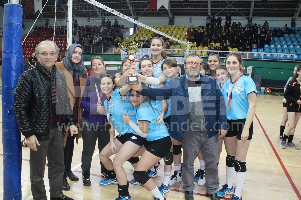 Haber: Hendek Anadolu ve Yenimahalle Şampiyon - Galeri-1