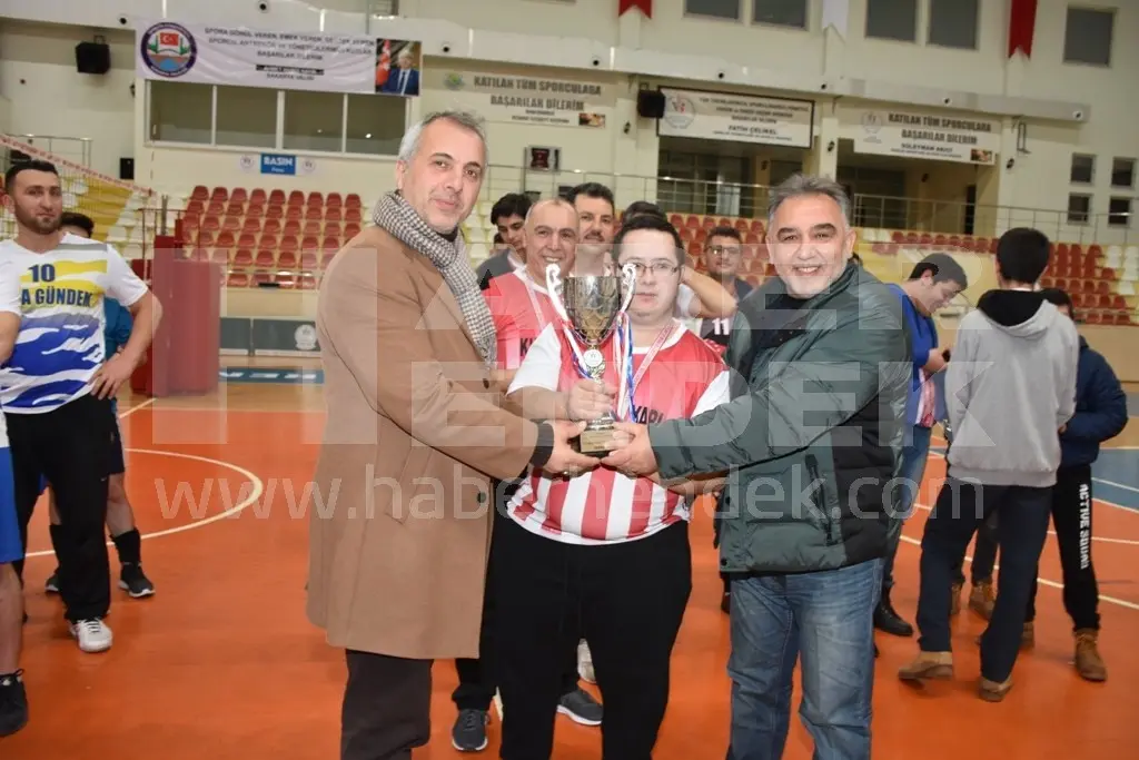 Haber: Şampiyon Akyazı Anadolu Lisesi - Galeri-4