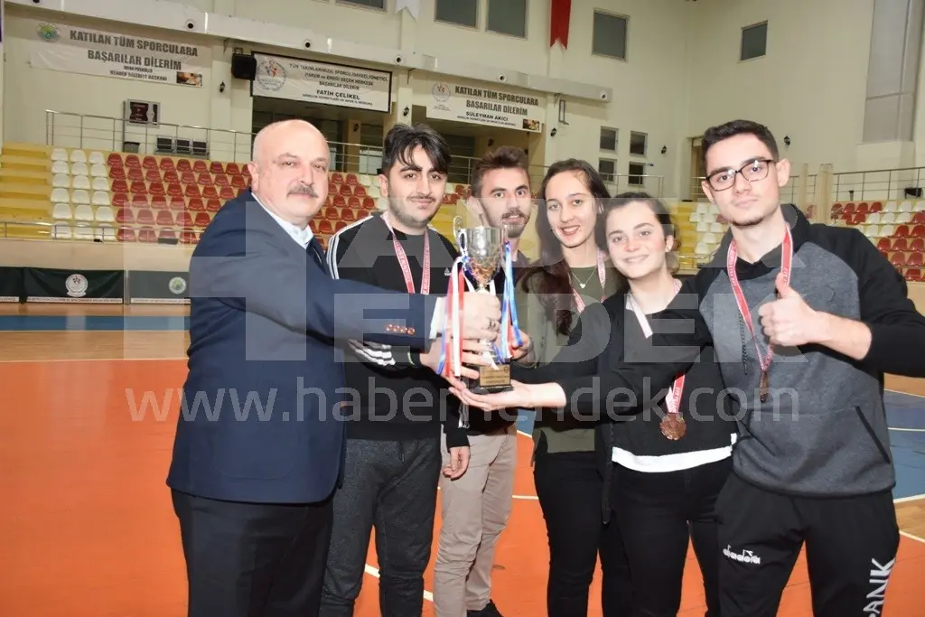 Haber: Şampiyon Akyazı Anadolu Lisesi - Galeri-5
