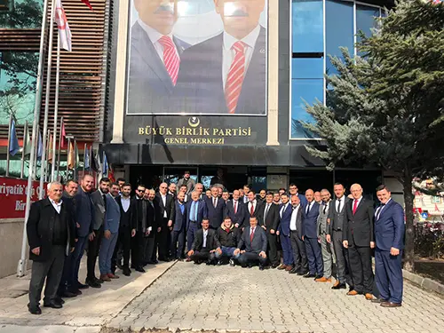 Haber: Babaoğlu, Ankara'da Büyük Birlik Partisi rozetini taktı. - Galeri-2