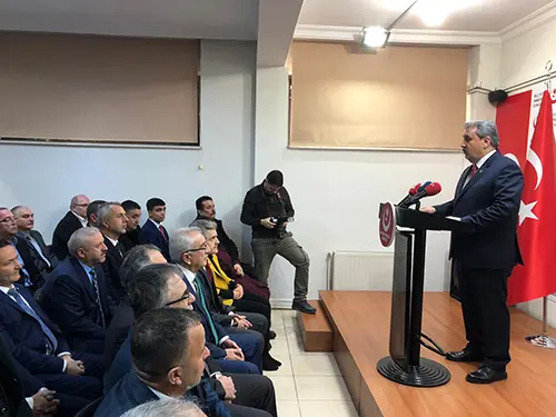 Haber: Babaoğlu, Ankara'da Büyük Birlik Partisi rozetini taktı. - Galeri-5