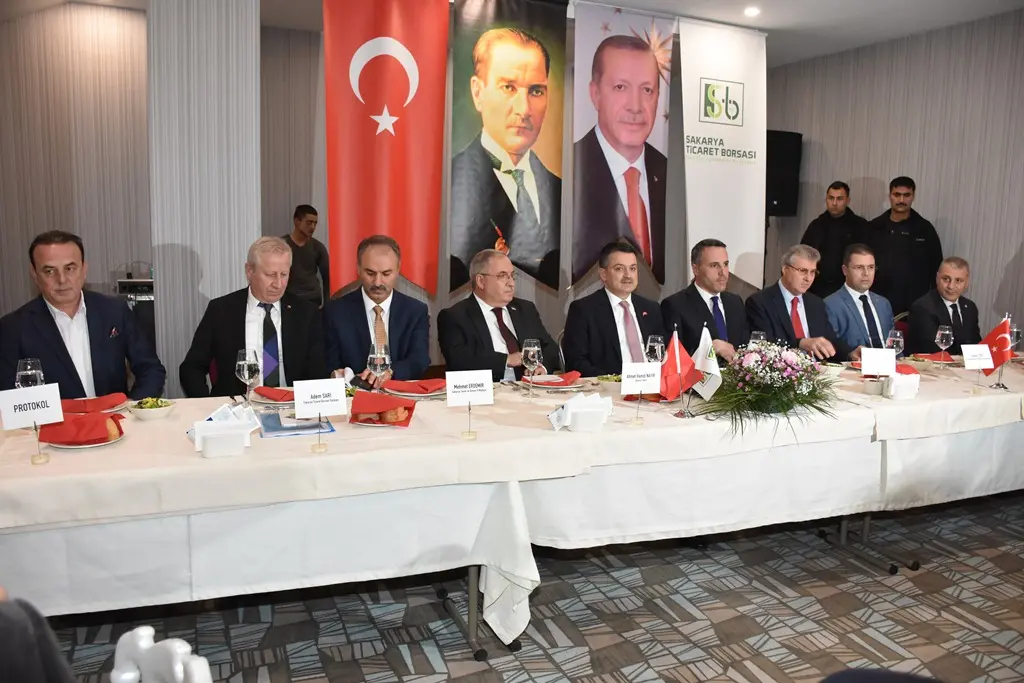 Haber: Bakan Pakdemirli Hendek’te İşadamları İle Buluştu - Galeri-1
