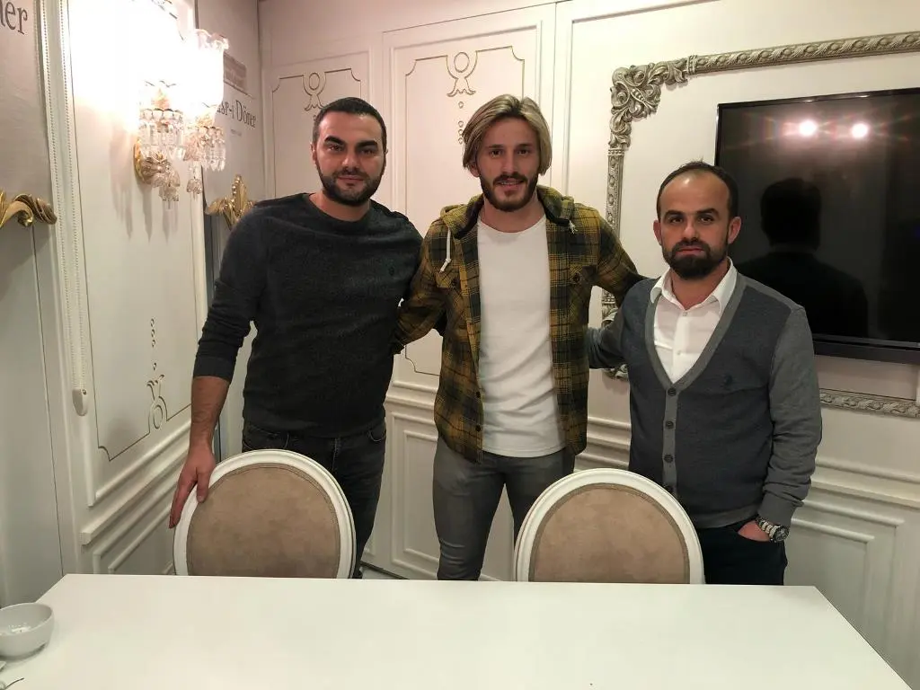 Haber: Hendekspor Kesim İle Anlaştı, Akşam Futbolcular Yemekte Buluştu - Galeri-5