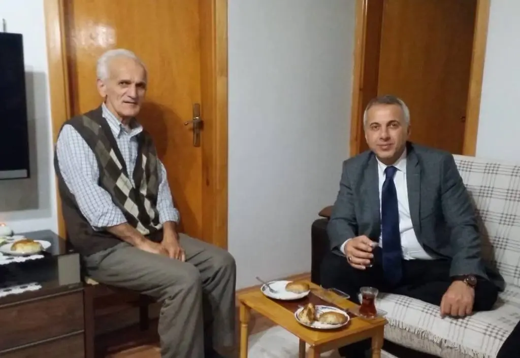 Haber: SGK Mağduru Özkılınç'ı Ziyaret Etti - Öne Çıkan