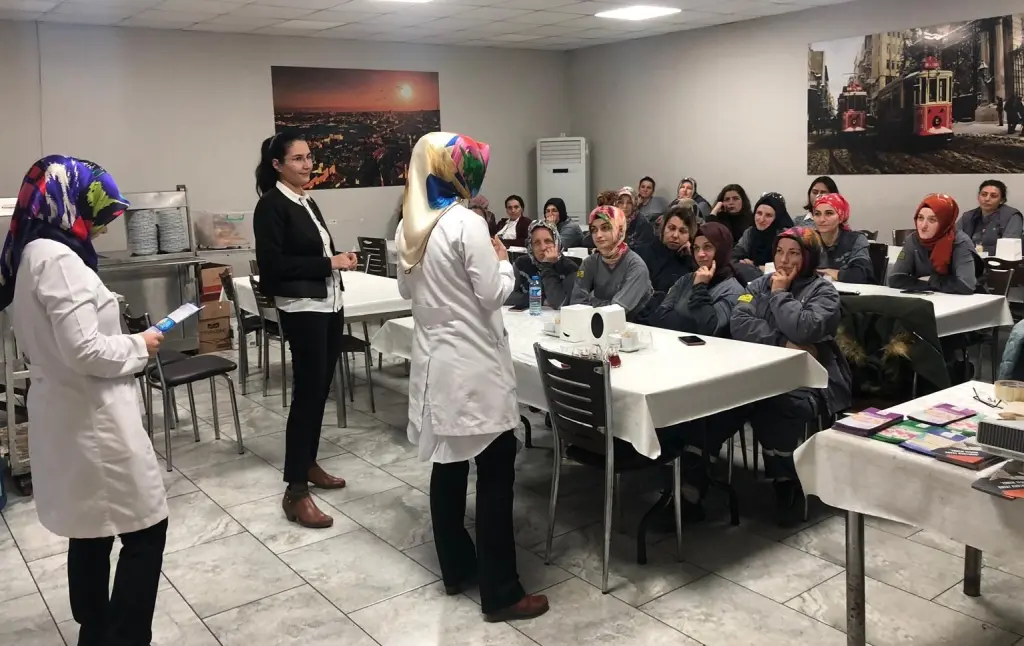 Haber: Fabrika İşçilerine Kanseri Önleme Ve Sağlıklı Yaşam Eğitimi - Galeri-1