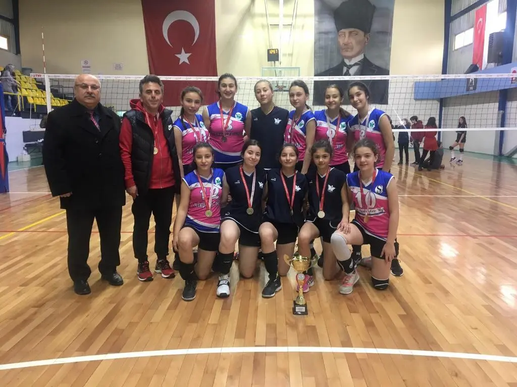 Haber: Şehit Mahmutbey'in Yıldızları Yine Şampiyon - Öne Çıkan