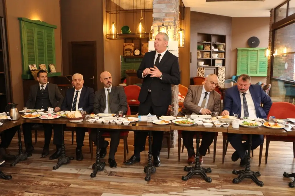 Haber: Emlakçılar Hendek'te Buluştu - Galeri-1