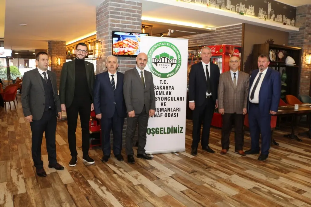 Haber: Emlakçılar Hendek'te Buluştu - Galeri-2