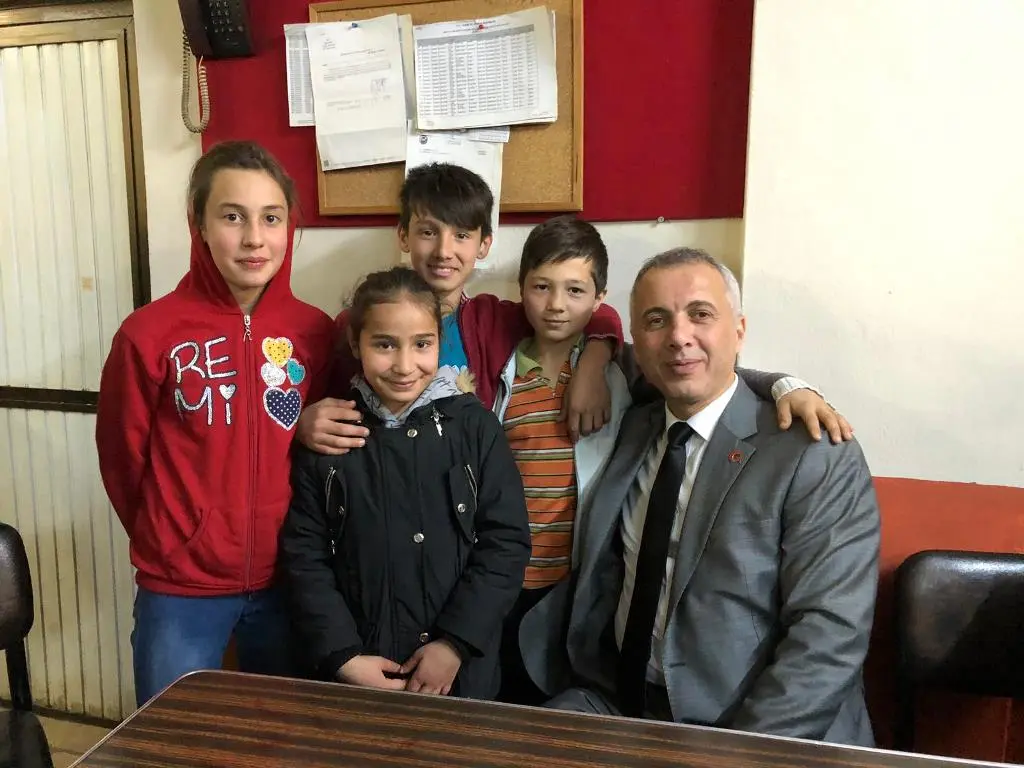 Haber: Sıradışı İşlerle Hendek Halkı Farklı Bir Başkan Görecek - Galeri-7