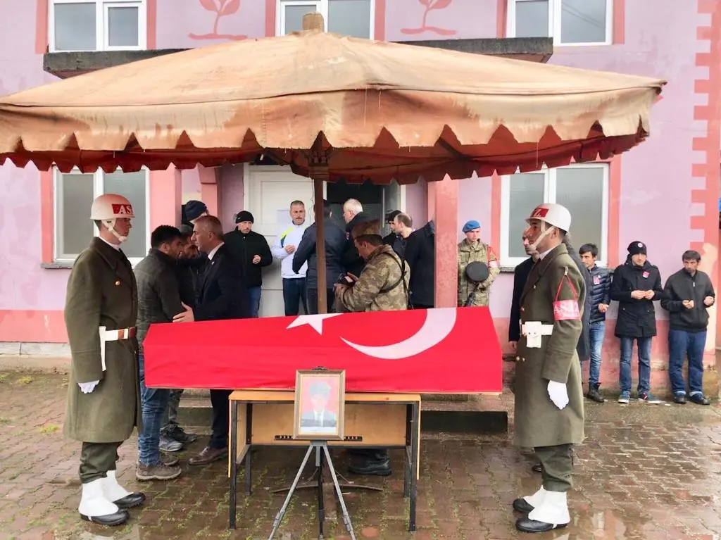Haber: Kıbrıs Gazisi Askeri Törenle Toprağa Verildi - Galeri-2