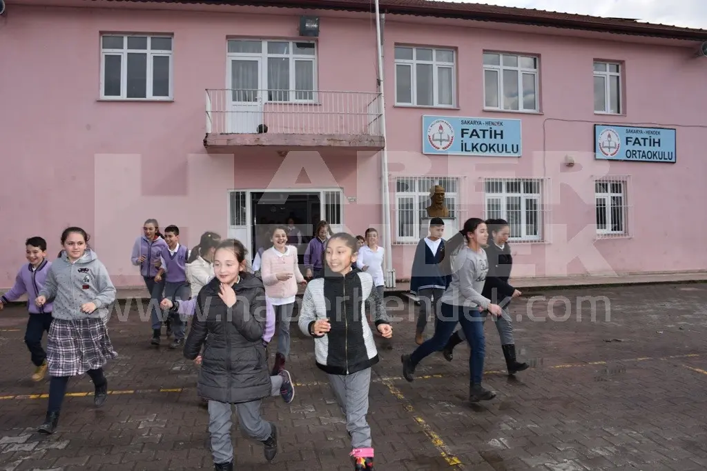 Haber: Öğrencilere Afat Eğitimi Gerçeği Aratmadı - Galeri-2