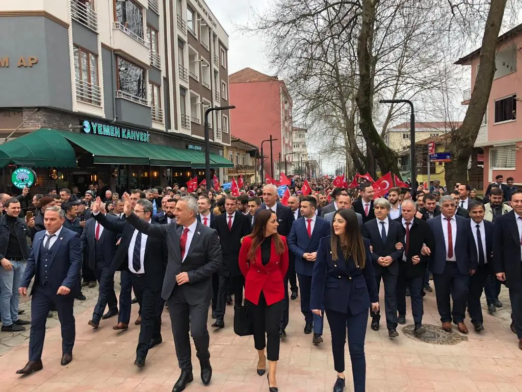Haber: Babaoğlu’nun Aday Tanıtımında İzdiham Yaşandı - Galeri-16