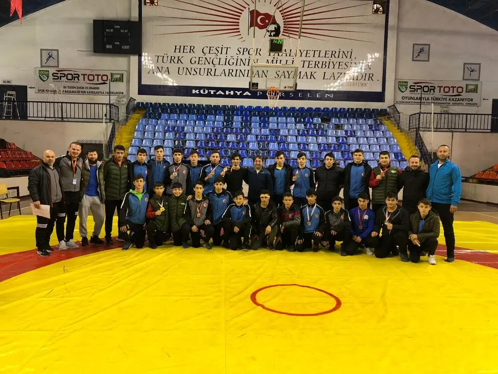 Haber: Hendekli Güreşçiler Madalyaları Topladı - Öne Çıkan