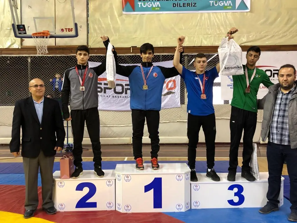 Haber: Hendekli Güreşçiler Madalyaları Topladı - Galeri-2