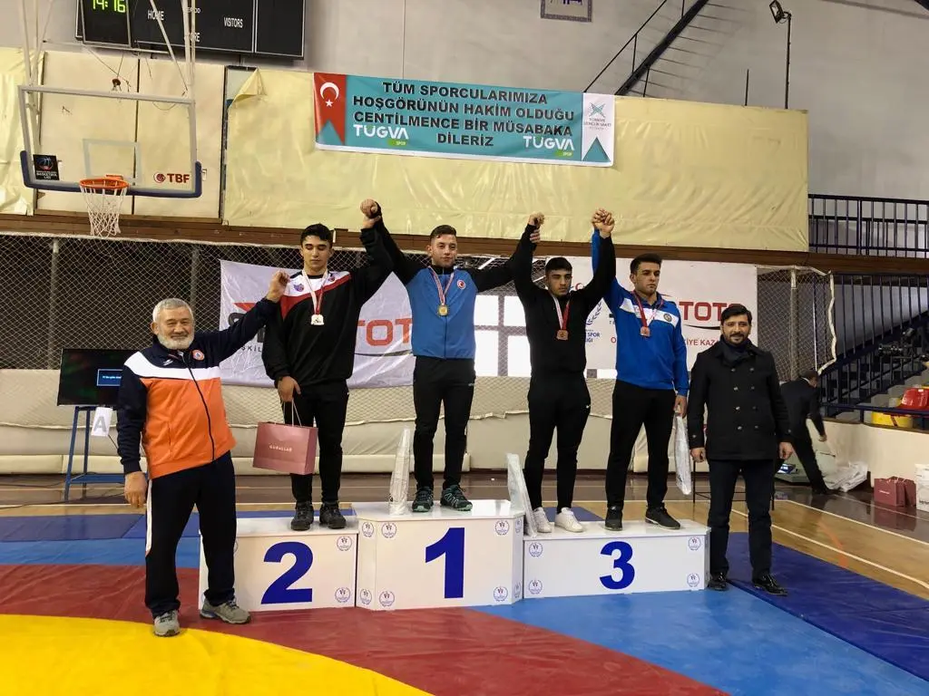 Haber: Hendekli Güreşçiler Madalyaları Topladı - Galeri-1