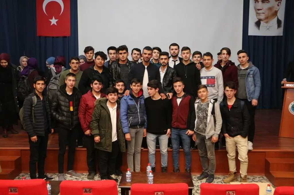 Haber: Sofuoğlu Hendekli Gençlerle Buluştu - Galeri-3