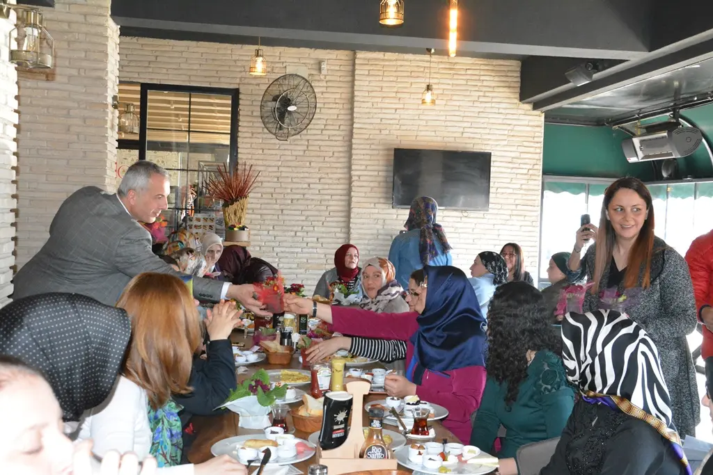 Haber: Kadınlar Yaşamımızın Her Alanında Başarıyla Yer Almıştır - Galeri-7