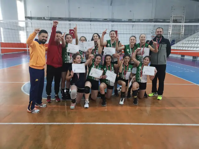 ŞEHİT MAHMUTBEY TÜRKİYE YARI FİNALLERİNDE