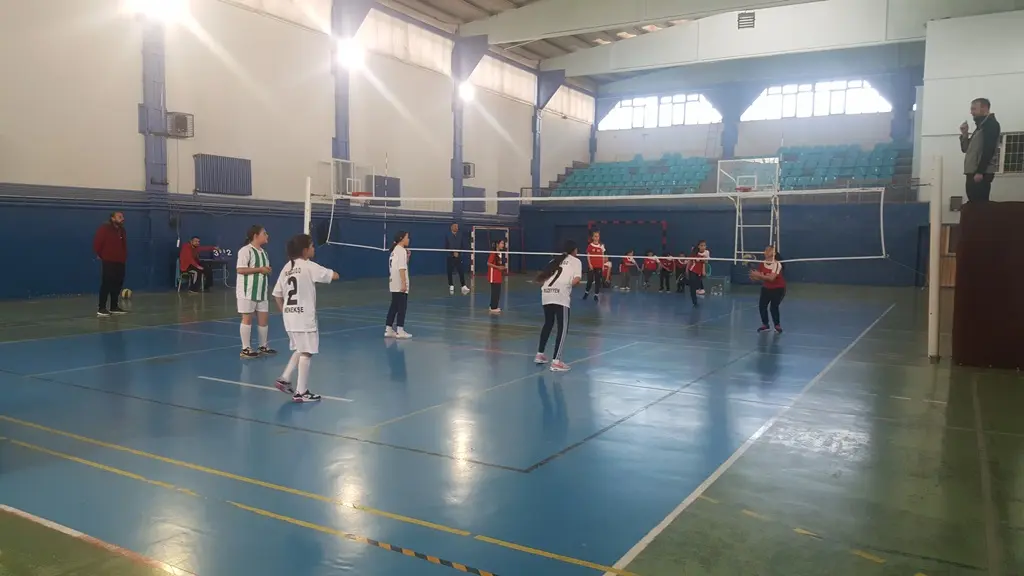 Haber: Genç Kızlar ve Küçük Kızlar Voleybol Müsabakaları başladı - Öne Çıkan