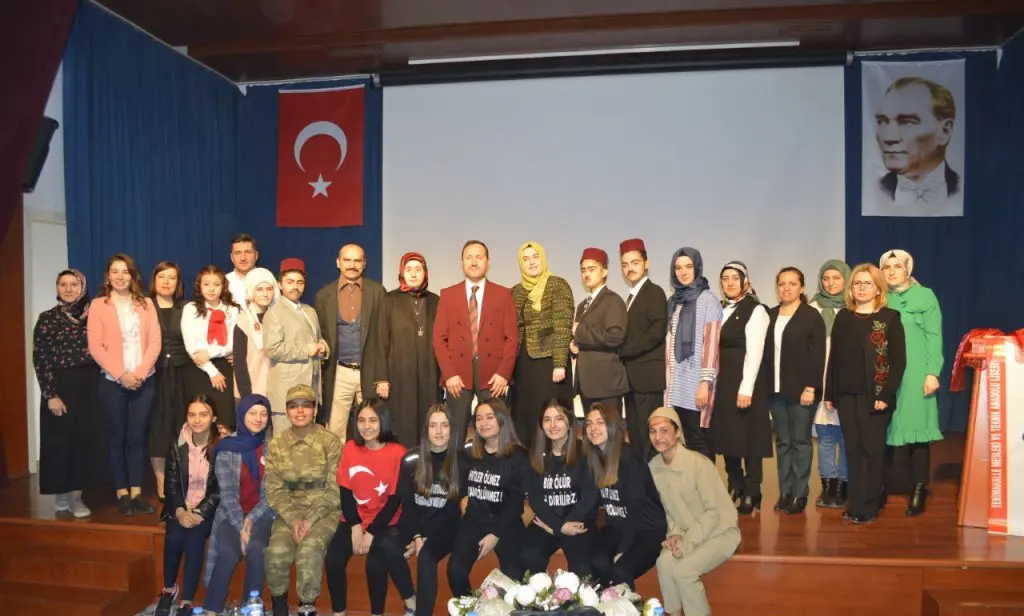 Haber: YENİMAHALLE MESLEKİ VE TEKNİK ANADOLU LİSESİ 12 MART İSTİKLAL MARŞININ KABULÜ VE MEHMET AKİF ERSOYU ANMA PROGRAMI BASIN BİLDİRİSİ - Galeri-13