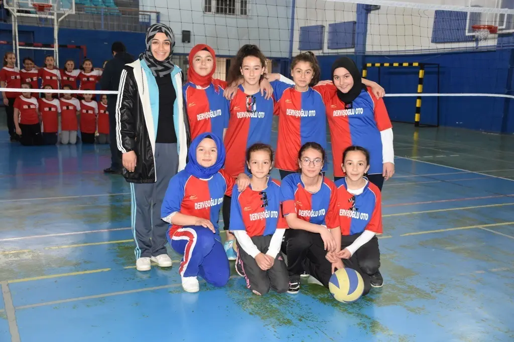 Haber: Okul Sporları Voleybol Müsabakaları Sona Erdi - Galeri-8
