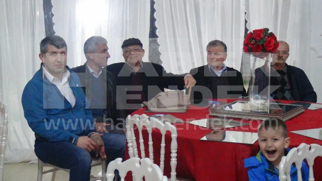 Haber: Akrabalar Gecede Buluştu - Galeri-5