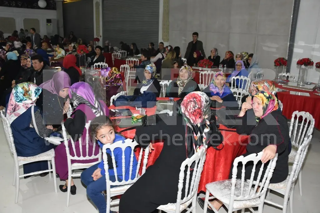 Haber: Akrabalar Gecede Buluştu - Galeri-1