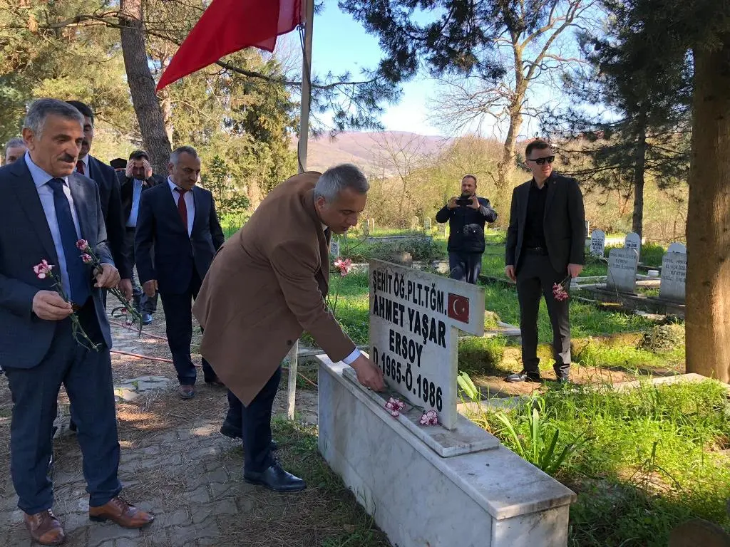 Haber: Hendek’te Çanakkale Zaferi ve Şehitler Anıldı - Galeri-3
