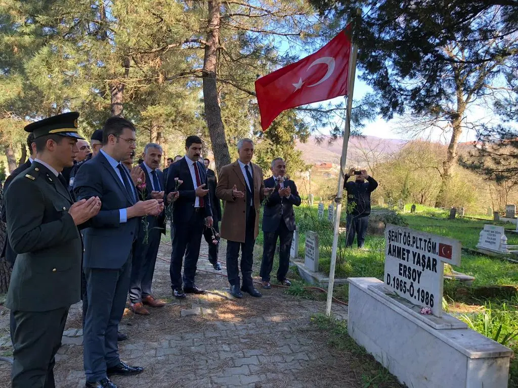 Haber: Hendek’te Çanakkale Zaferi ve Şehitler Anıldı - Galeri-4