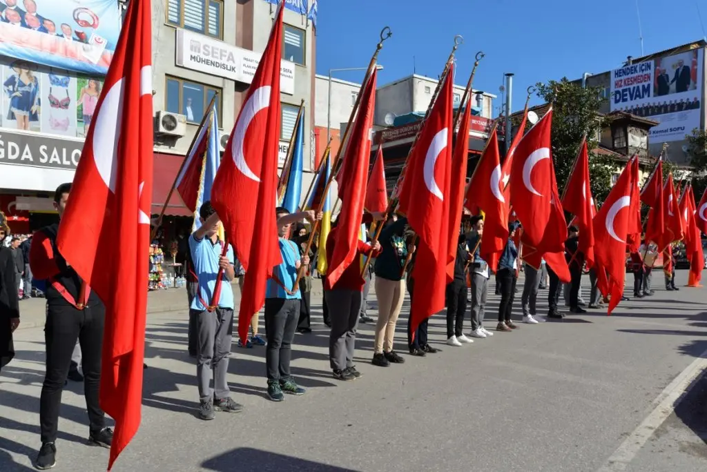 Haber: Hendek’te Çanakkale Zaferi ve Şehitler Anıldı - Galeri-1