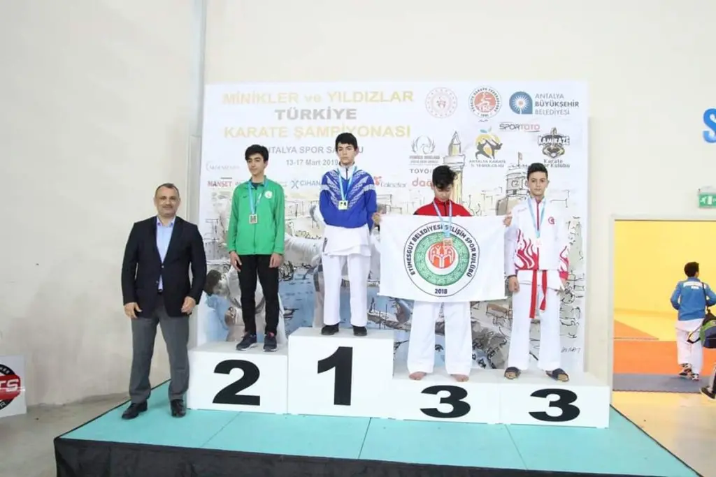 Haber: Hendek Belediyesi Karatecileri Antalya’da tarih yazdı - Galeri-4