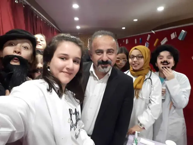 ŞEHİT AHMET ÖZSOY İMAM HATİP ORTAOKULUNDA DOKTOR ÇILDIRDI