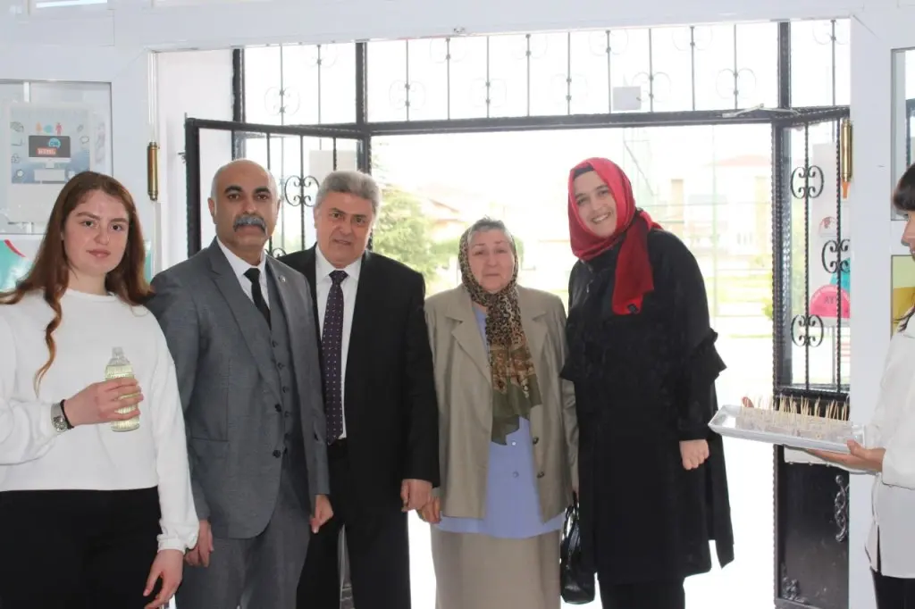 Haber: Yenimahalle Mesleki ve Teknik Anadolu Lisesinden Sevgi Bağı Programı - Galeri-3