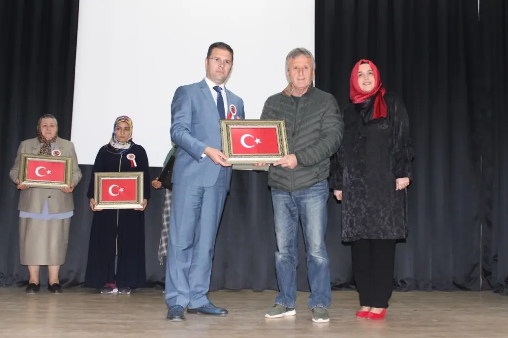 Haber: Yenimahalle Mesleki ve Teknik Anadolu Lisesinden Sevgi Bağı Programı - Galeri-7