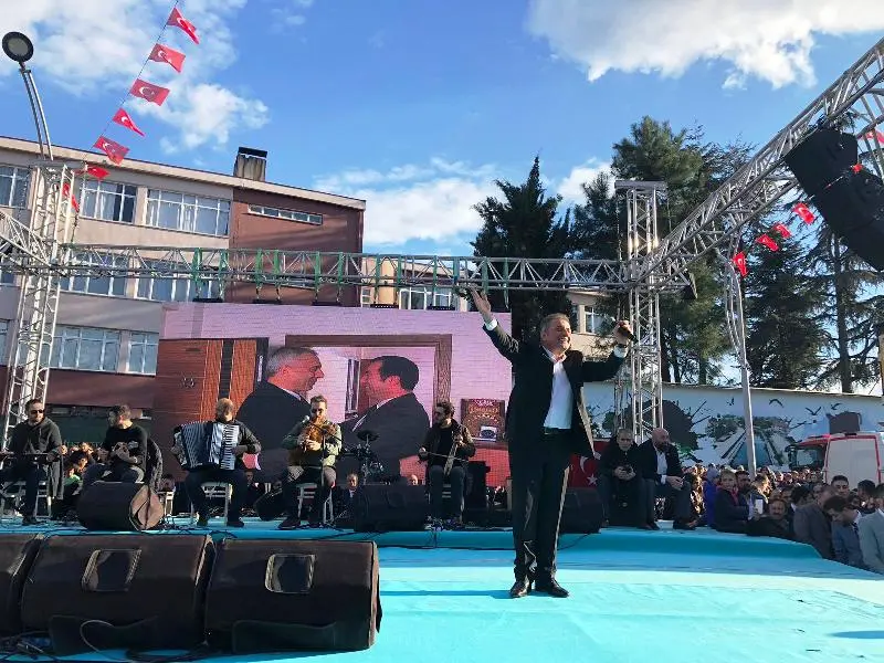 Haber: ON BİNLER BABAOĞLU İÇİN MEYDANI DOLDURDU - Galeri-11