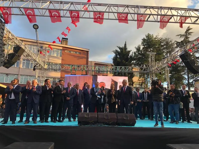 Haber: ON BİNLER BABAOĞLU İÇİN MEYDANI DOLDURDU - Galeri-19