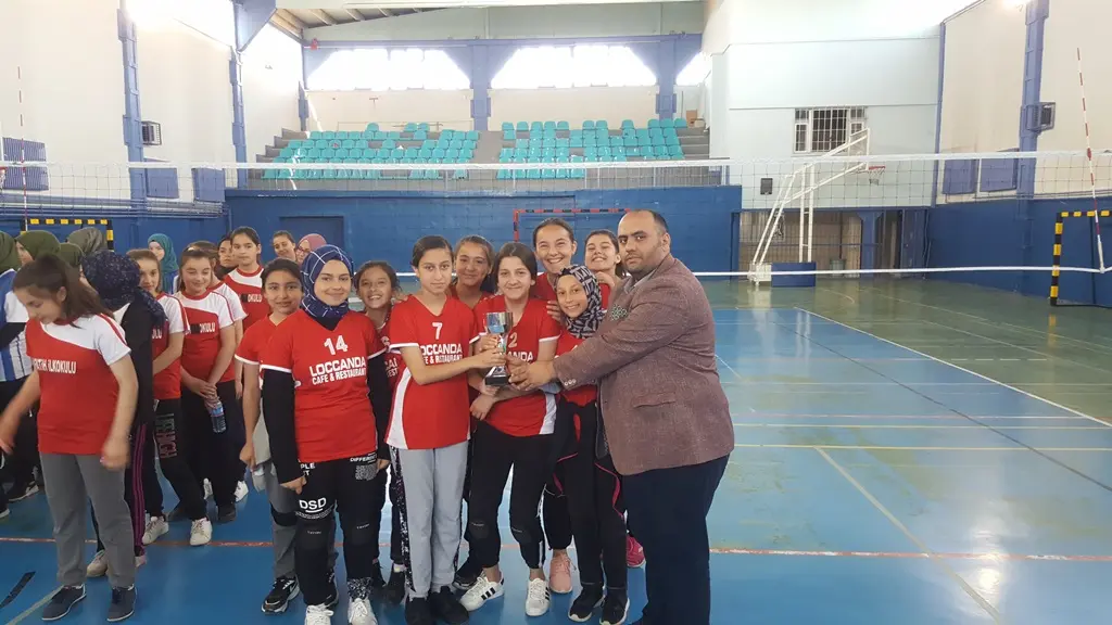 Haber: Okul Sporları Yıldız Kızlar Voleybol Müsabakaları sona erdi. - Galeri-2