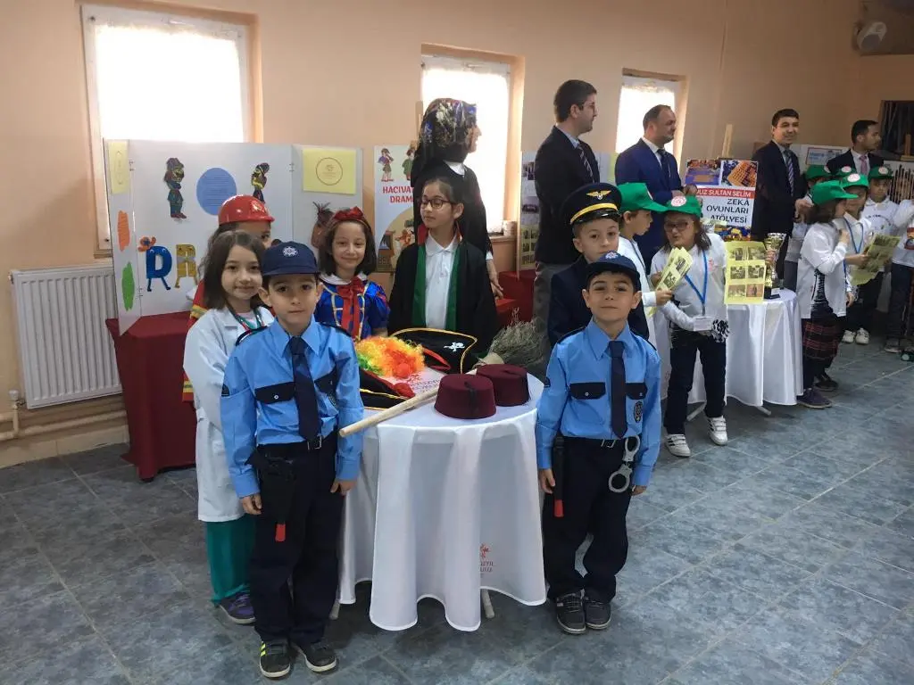 Haber: YENİYÜZYIL İLKOKULU’NDA TASARIM VE BECERİ ATOLYESİ AÇILDI - Öne Çıkan