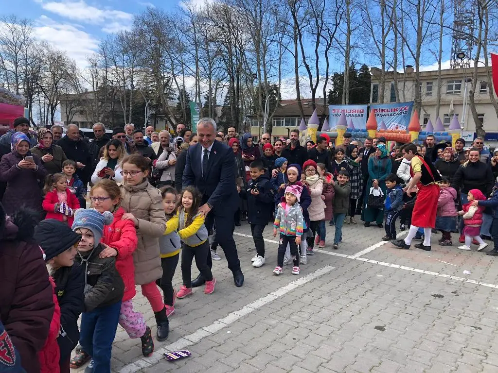 Haber: Babaoğlu: Hendek’te çocuklar hep mutlu olacak - Galeri-5