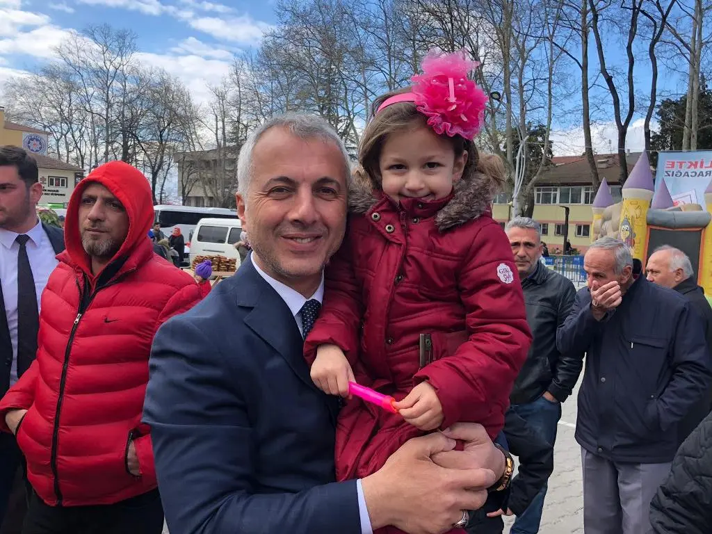 Haber: Babaoğlu: Hendek’te çocuklar hep mutlu olacak - Galeri-4