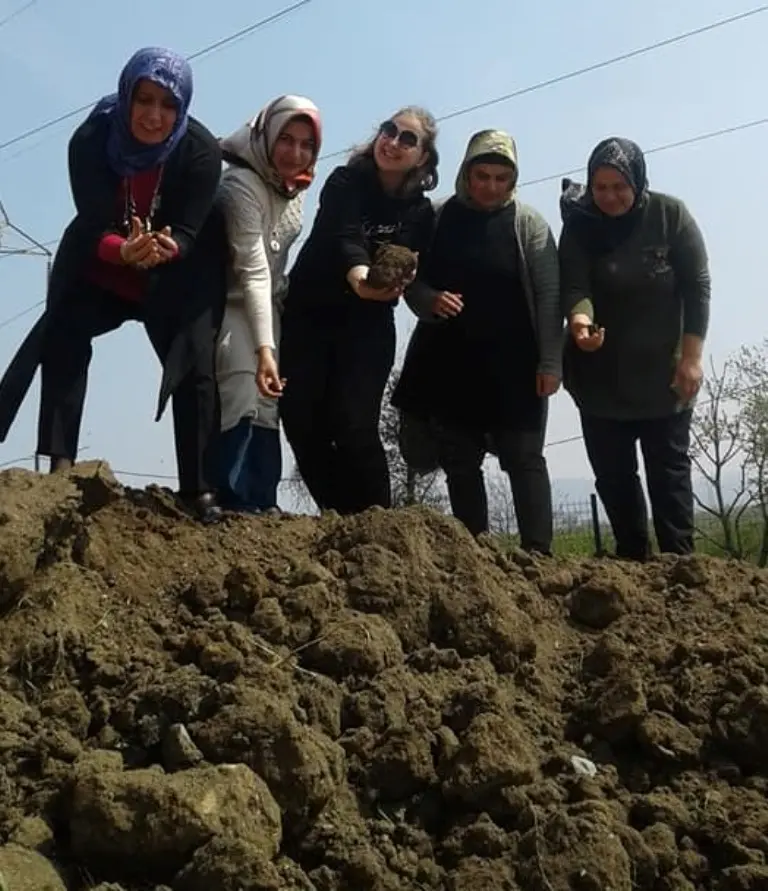 Haber: Okulda Organik Sebzecilik ve Fidan Projesi Başladı - Galeri-2
