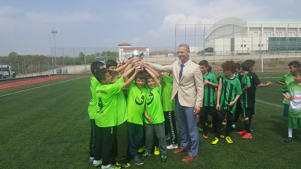 Haber: Küçük Erkekler Futbol Müsabakaları Sona Erdi - Galeri-1