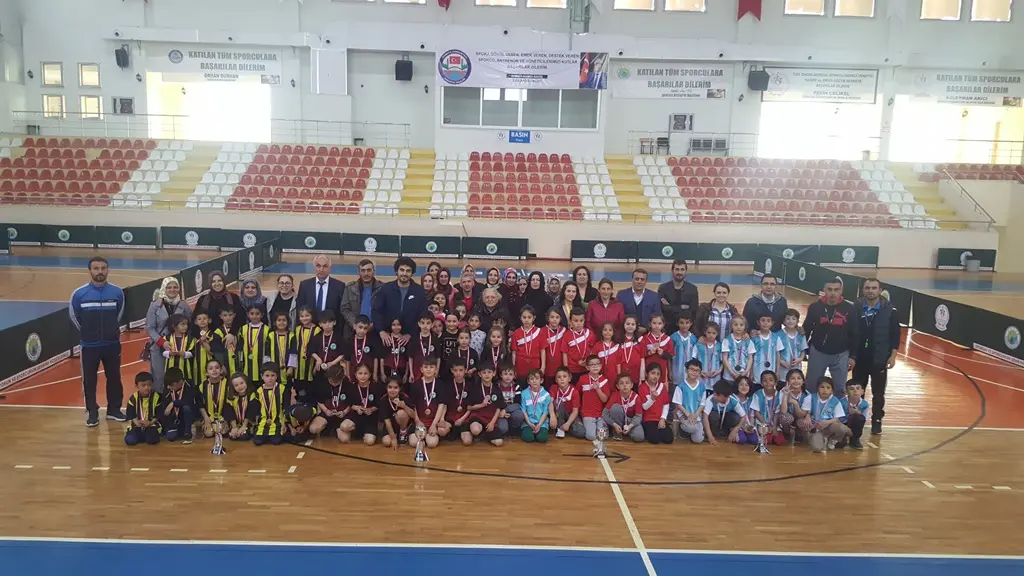 Haber: Çocuk Oyunları Şenliği Başladı - Öne Çıkan