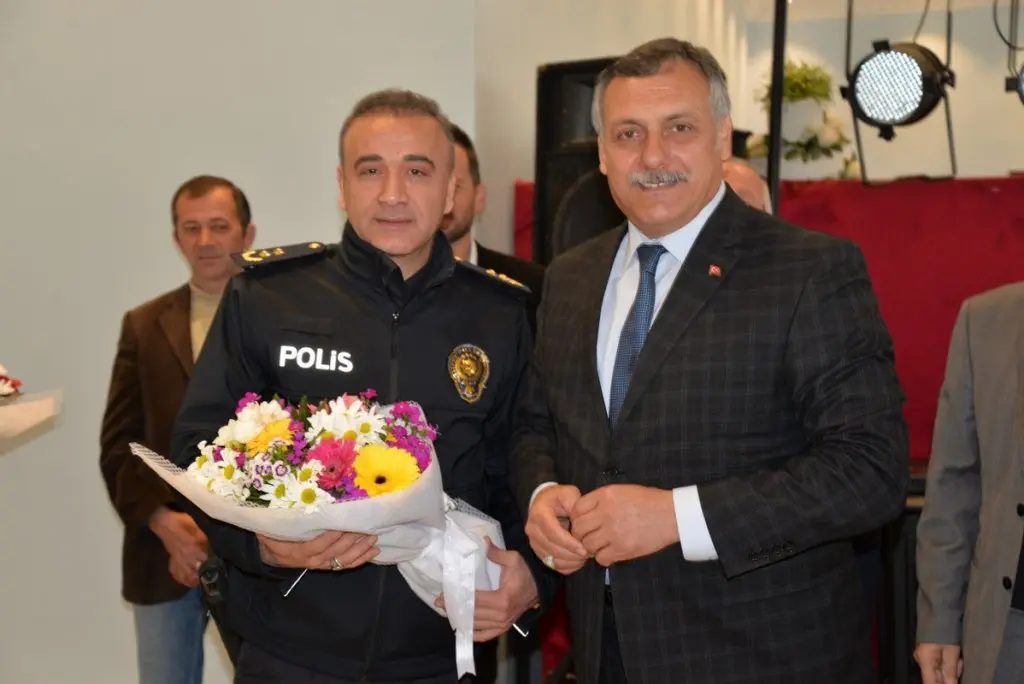 Haber: Hendek'in Yeni Muhtarları Görevde - Galeri-16
