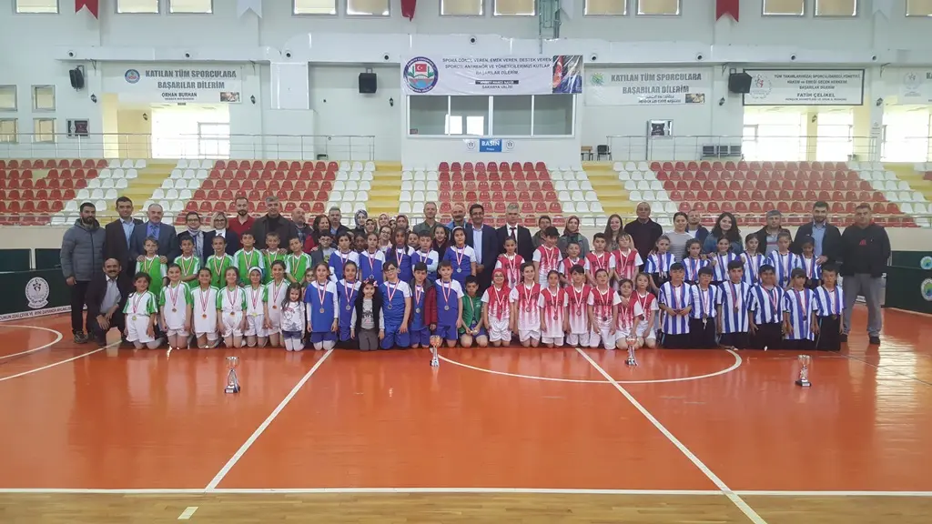 Haber: Yakan Topta kazanan Çamlıca İlkokulu Kazandı - Öne Çıkan