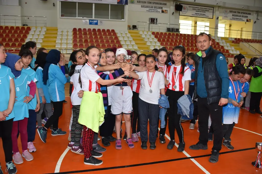 Haber: Yakan top’da Şehit Ahmet Özsoy İlkokulu Kazandı - Galeri-5